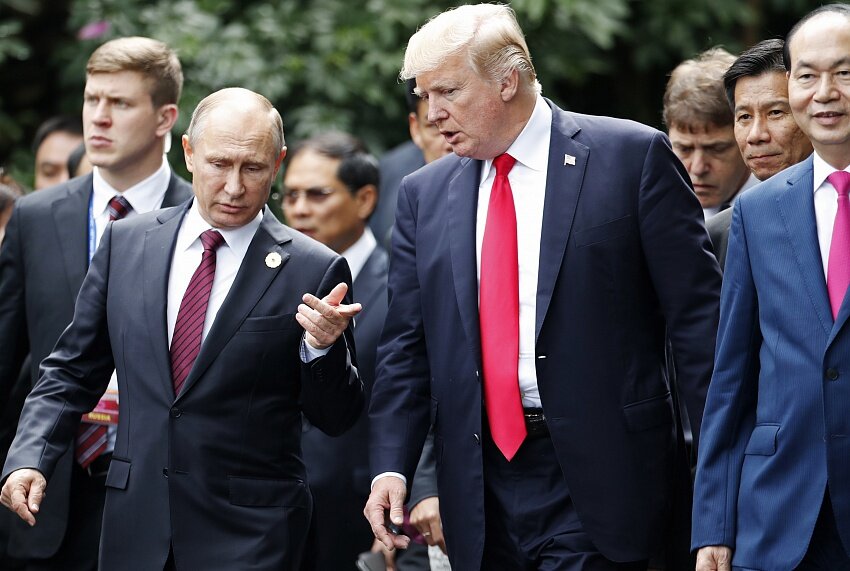 Президент России Владимир Путин и президент США Дональд Трамп. Фото: wlrh.org
