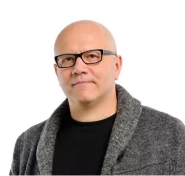 Сергей Илюха, бизнес-консультант, генеральный директор Консалтингового агентства «Лига Коммерсантов», автор книг «Успешный путь в торговую сеть в вопросах и ответах, или 15 советов поставщику» и «Арифметика категорийного менеджмента».