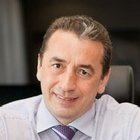 Артур Абдульзянов

генеральный директор производственного объединения «Зарница»

Фитнесом, безусловно, необходимо заниматься. Тому, кто нацелен на спорт и уже им занимается, будет приятно получить компенсацию части расходов. Я думаю, что это даст толчок тем, кто сомневается, ленив и кому не хватает импульса, чтобы начать заниматься спортом. Я считаю, что если человек хочет заботиться о своем здоровье и заниматься спортом, то он будет это делать. И ему придется изыскивать на эти цели деньги, потому что в бесплатных спортивных клубах комфортных условий нет.
У нас есть свой фитнес-клуб на территории предприятия. После работы или в перерыве сотрудники могут заниматься спортом, играть в теннис. У нас проводятся корпоративные соревнования на подъем тяжестей. Не так много сотрудников ходит в клуб, конечно. Мы пытались ввести льготы для тех, кто не курит, но решили, что будет неэффективно заставлять человека заниматься здоровьем через экономию. Человек, который просит денег за то, что он бросит курить или станет заниматься фитнесом, не достигнет результатов.