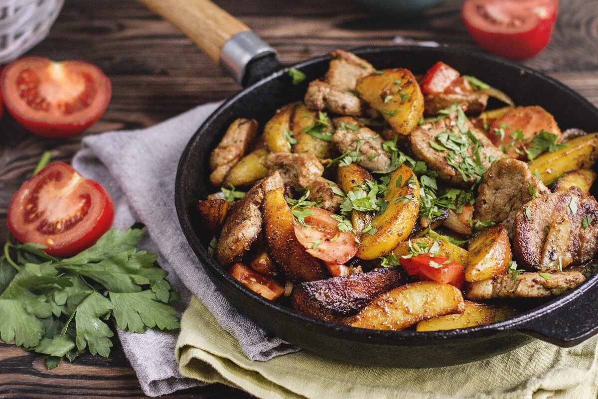Свинина с картошкой и овощами на сковороде рецепты с фото