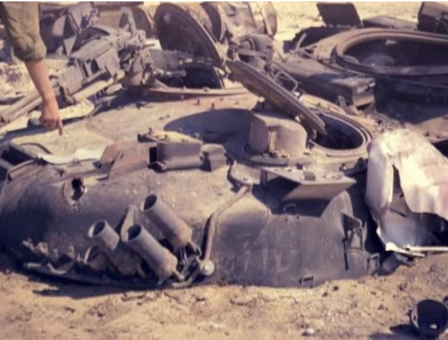 Пропаленный остов Т-72