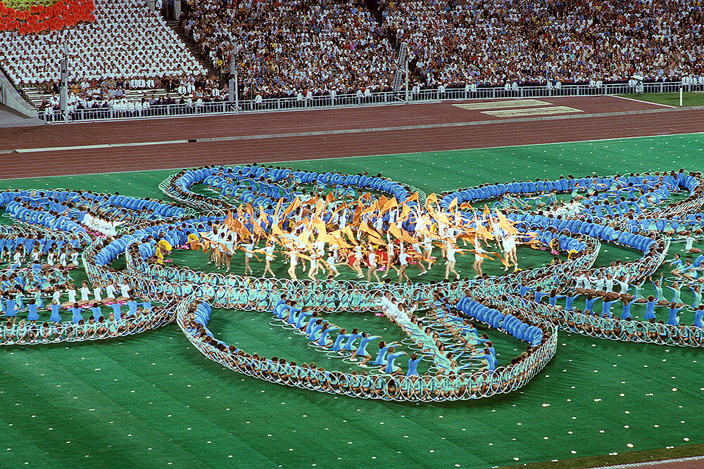 Открытие олимпийских игр москва. Открытие Олимпийских игр в Москве 1980. XXII летние Олимпийские игры в Москве 1980. Церемония открытия Олимпийских игр в Москве 1980 год. Церемония открытия летних Олимпийских игр 1980.