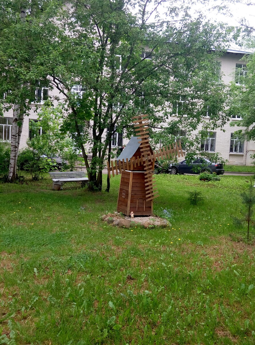 Больница, зелень, воздух.