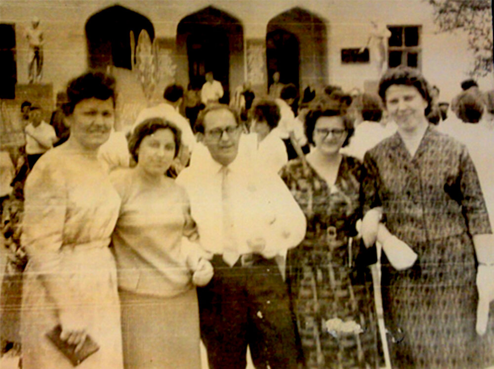 Соломон Павлович с коллегами на Первомае