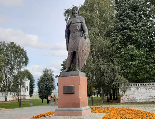 Памятник Александру Невскому.  Владимир.