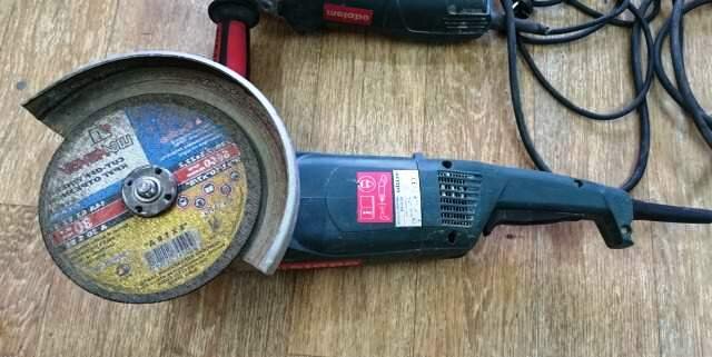 Какой стороной правильно ставить диск на болгарку. Есть ли разница ...