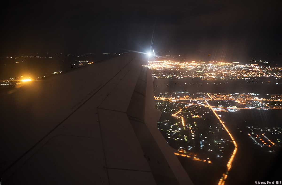 Бодрый взлёт из аэропорта "Омск-Центральный" по 25-й полосе.