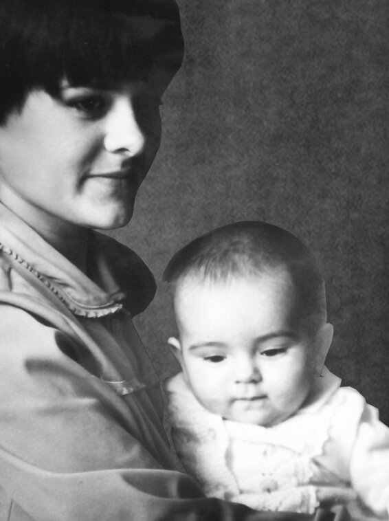 Фото автора (мама Майя и дочь Юля)