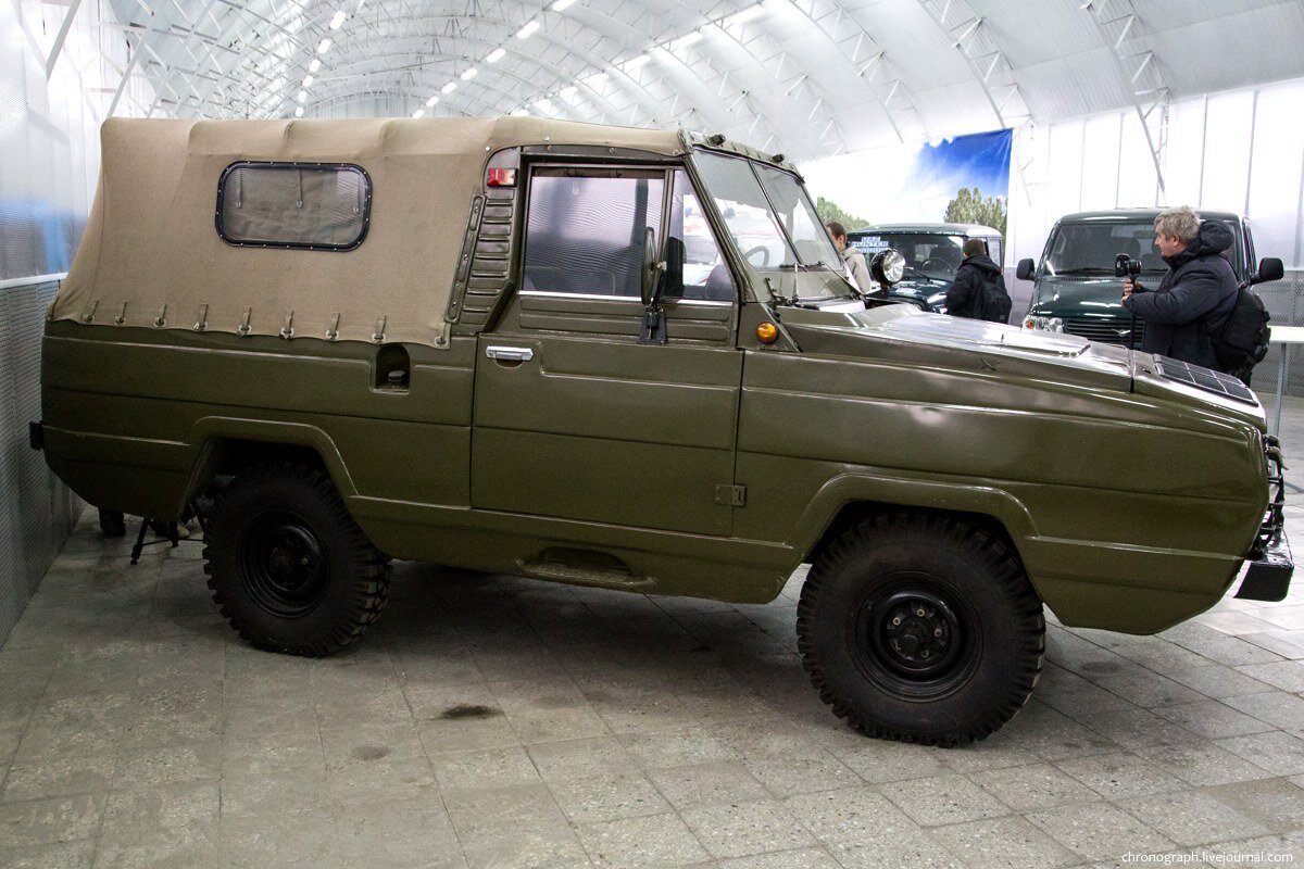 УАЗ-3907 "Ягуар" - (wikipedia.org)