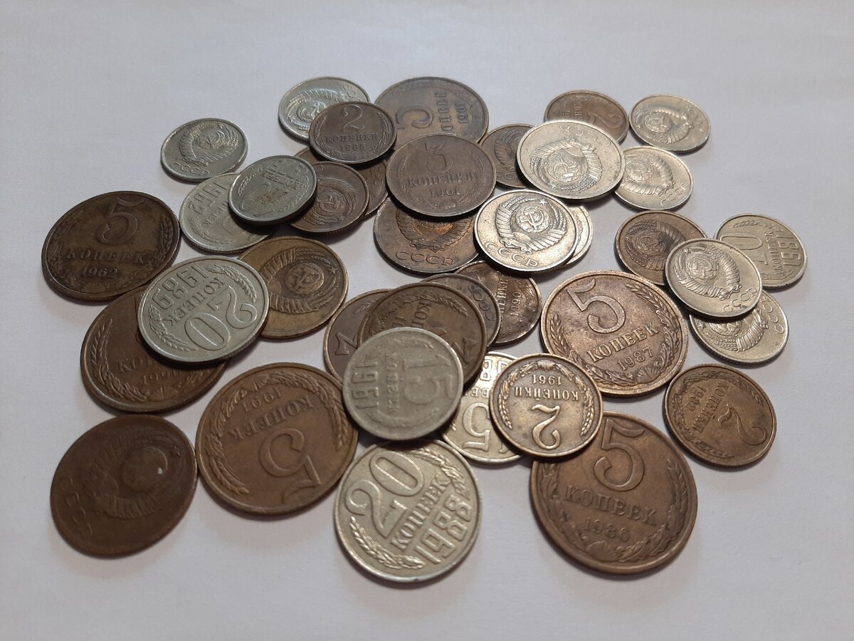 монеты по 5 рублей. 10 монет разложит 5 рядов по 5 монеты ответ. 2 евро 2002 года с данте. головоломки с монетами. коллекция монет.