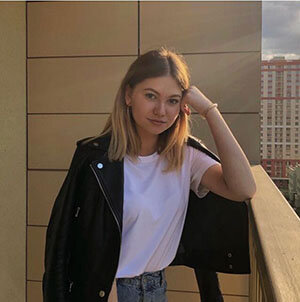 Знакомьтесь, это Вика, 17 лет, сегодня первокурсница Высшей Школы Экономики на программе. Вау!