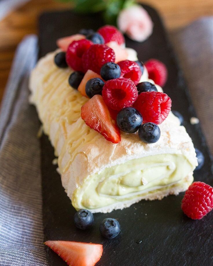 Меренговый рулет