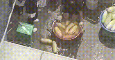 "Чем грязнее, тем вкуснее", наверное так думал нерадивый работник