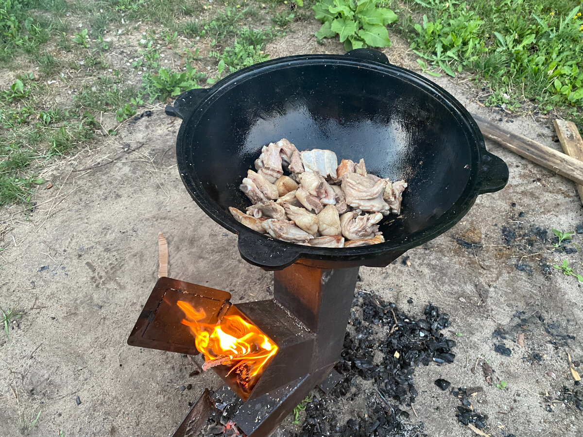 Впервые готовил в казане. Сделал баранину с картошкой 🐏🥔 | Дмитрий  Поминов | Дзен