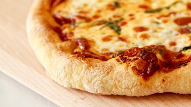 Быстрое дрожжевое тесто для пиццы на воде — рецепт с фото