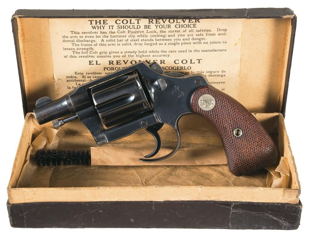 Кстати, один из револьверов, сделанных Фитцджеральдом, был куплен небезызвестным Клайдом Бэрроу. Да, тем самым, который однажды познакомился с Бонни Паркер, и началось...