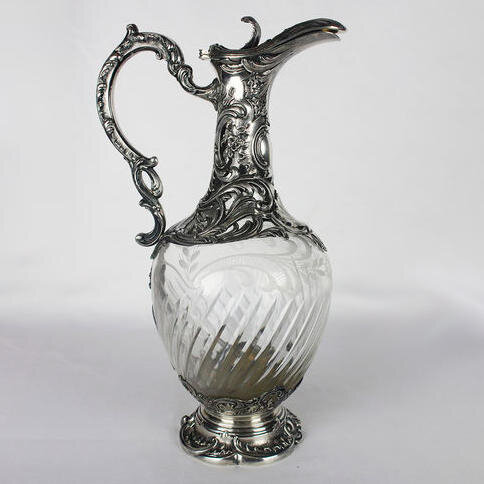 От графинов кувшины отличаются наличием ручки и носика