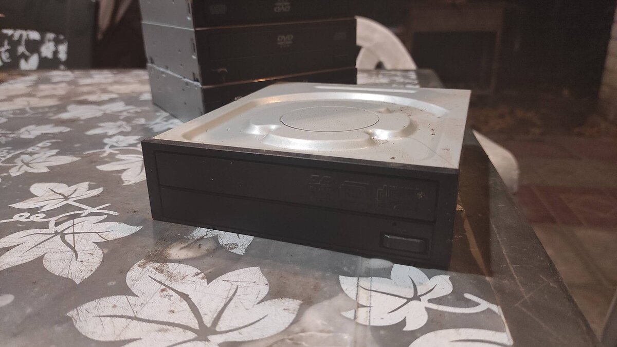 Оптические приводы от стационарного ПК, фото автора канала