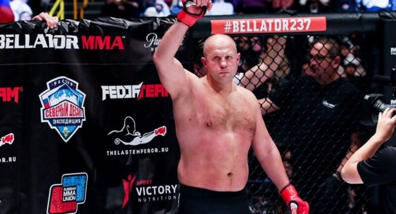 Фёдор Емельяненко на помосте.                      фото: картинки  яндекса.