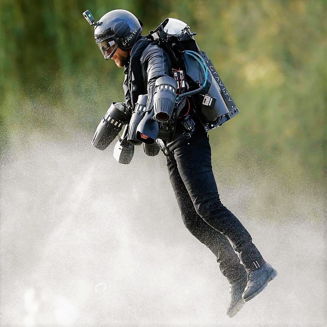 Костюм может развивать скорость более 120 км/ч