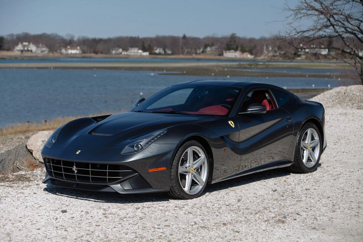 Ferrari f12 черная