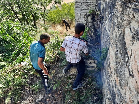При очистке территории древнего монастырского комплекса Бри Ехци в Нагорном Карабахе (Арцахе) были обнаружены старинные Хачкар и надгробие.