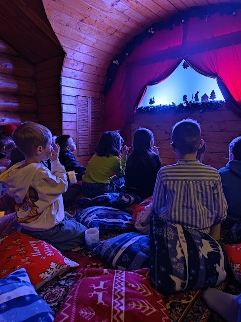 Театр теней на экскурсии в Карамельную фабрику Деда мороза