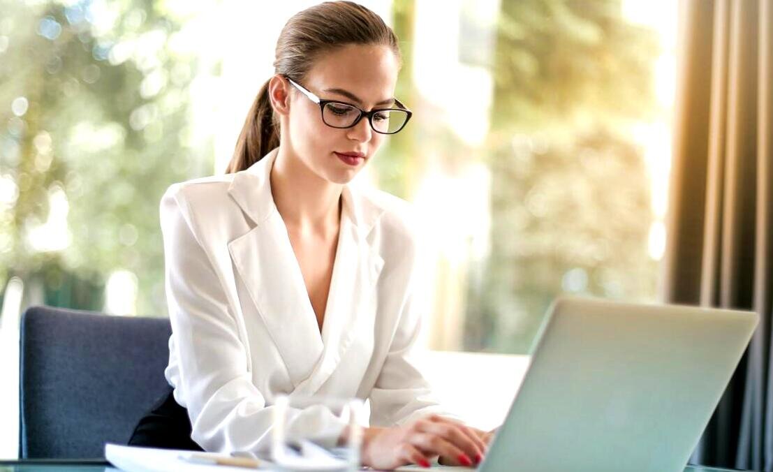 Многие задаются вопросом: реально ли женщине сделать карьеру на собственном бизнесе? Все реально! Оказывается, бизнес и женщина – вещи совместимые.-2