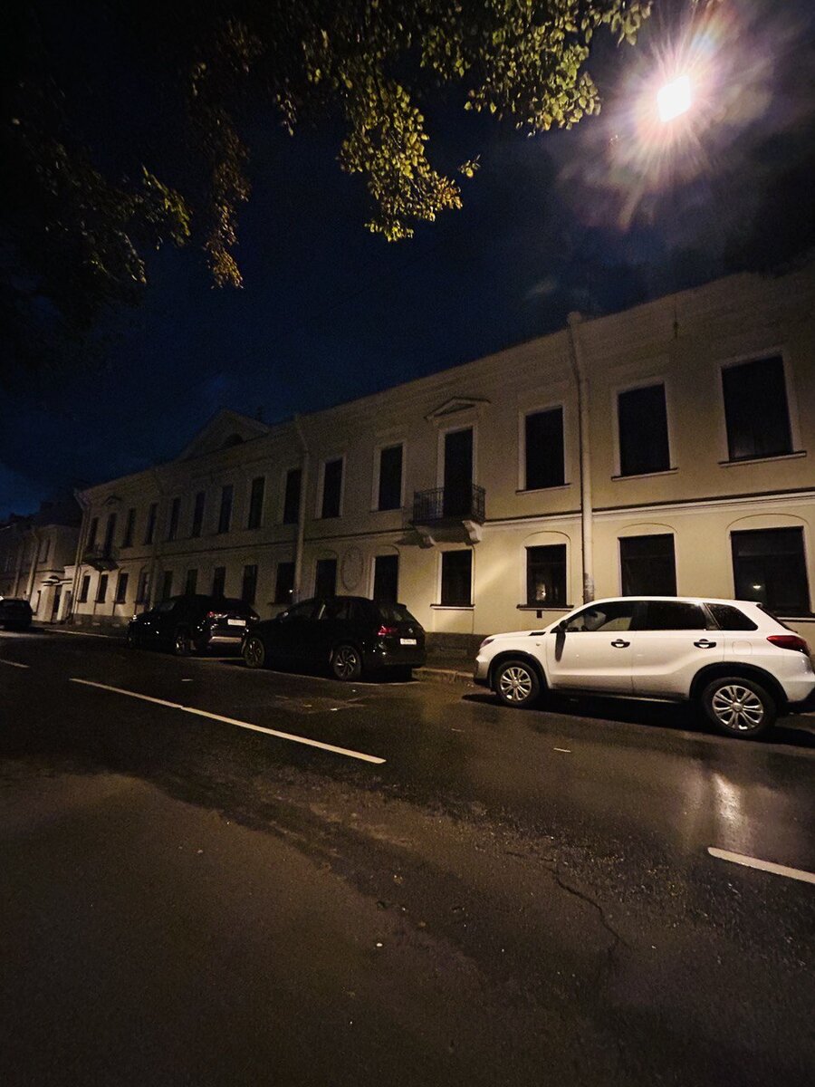  доме № 23 по набережной Крюкова канала, где 6 мая 1800 г. скончался великий русский полководец, генералиссимус А.В. Суворов