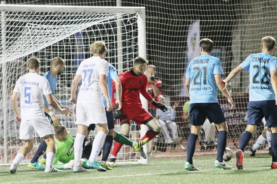    Шесть лет назад Олег Баклов играл за "Сызрань-2003" в кубковом матче против "Крыльев Советов". Фото: ПФК "Крылья Советов"