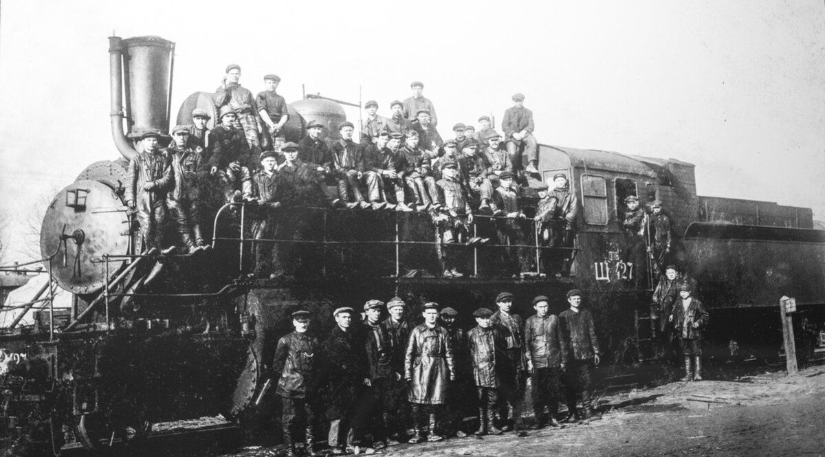 Паровоз Щ.427 в депо Великие Луки, 1930 год