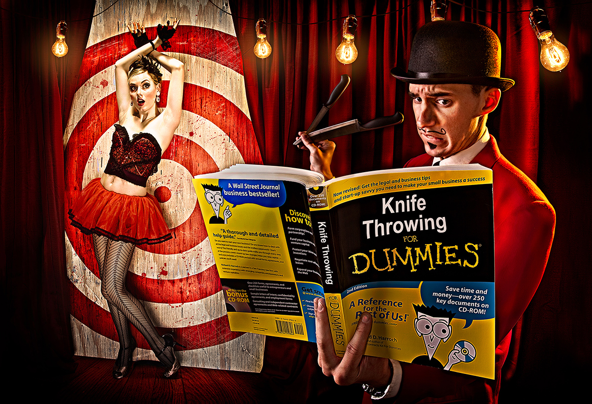 надпись на книжке "Метание ножей для чайников". KNIFE THROWING FOR DUMMIES, © BRIAN KALFDORF, HTTP://WWW.BRIANKALDORF.COM