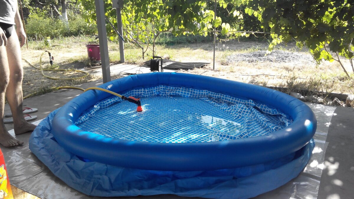 Вот так выглядит ещё не наполненный бассейн.