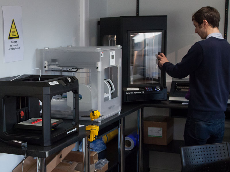 Devon's Fablabs — диджитал мейкерс лаборатория на базе библиотеки