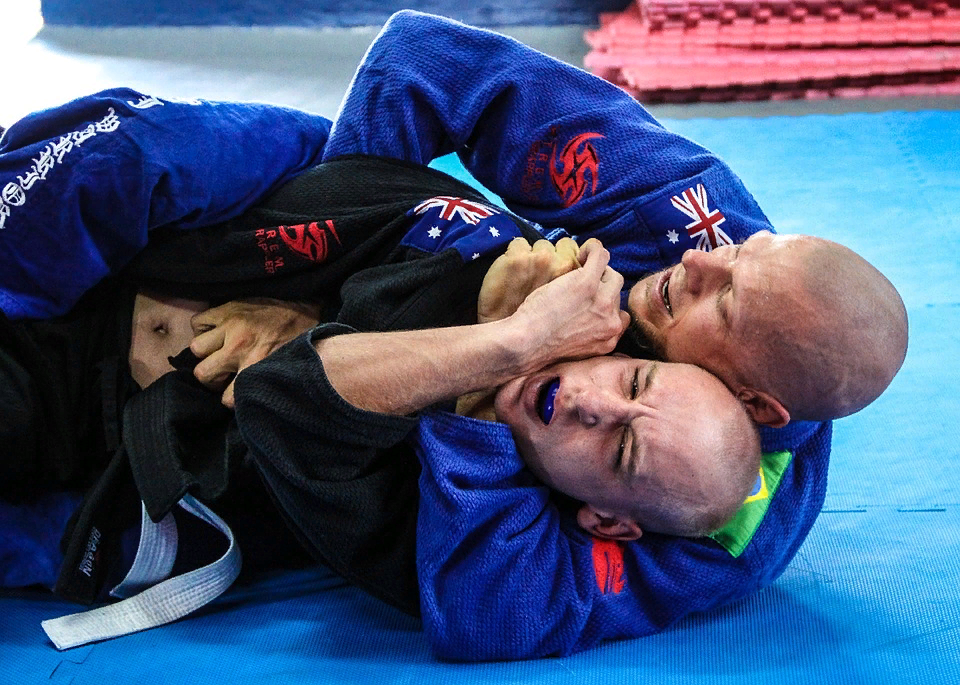 https://cdn.pixabay.com/photo/2017/03/29/09/25/jiu-jitsu-2184597_960_720.jpg