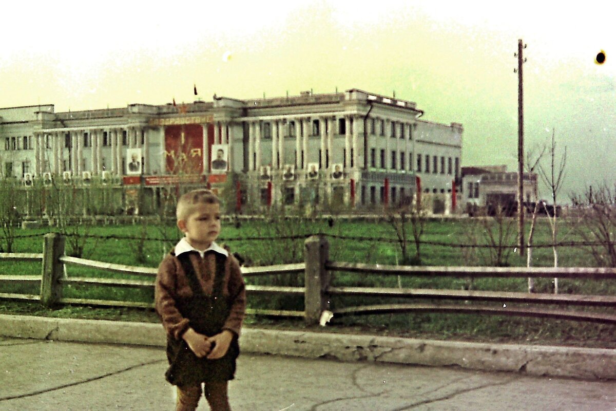 Дом офицеров в городе Энгельс. Источник фото: oldsaratov.ru
