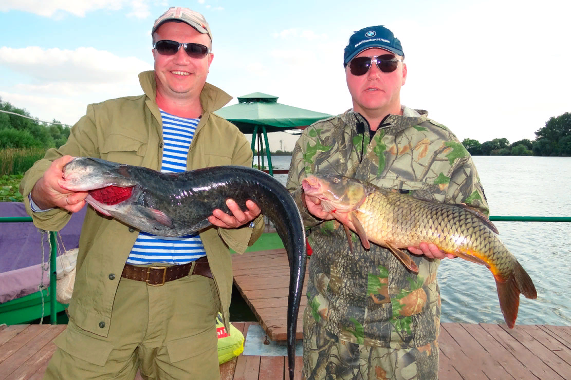 Природа Астраханской области отличается не только множеством красот, но также это место отличной ловли разных видов рыб. Профессионалы и просто любители рыбалки приезжают сюда за богатыми трофеями.-2