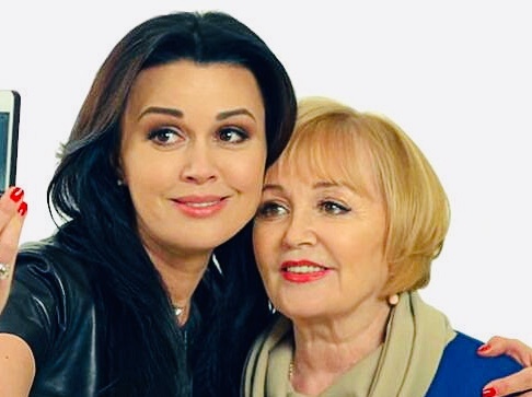 Анастасия с мамой