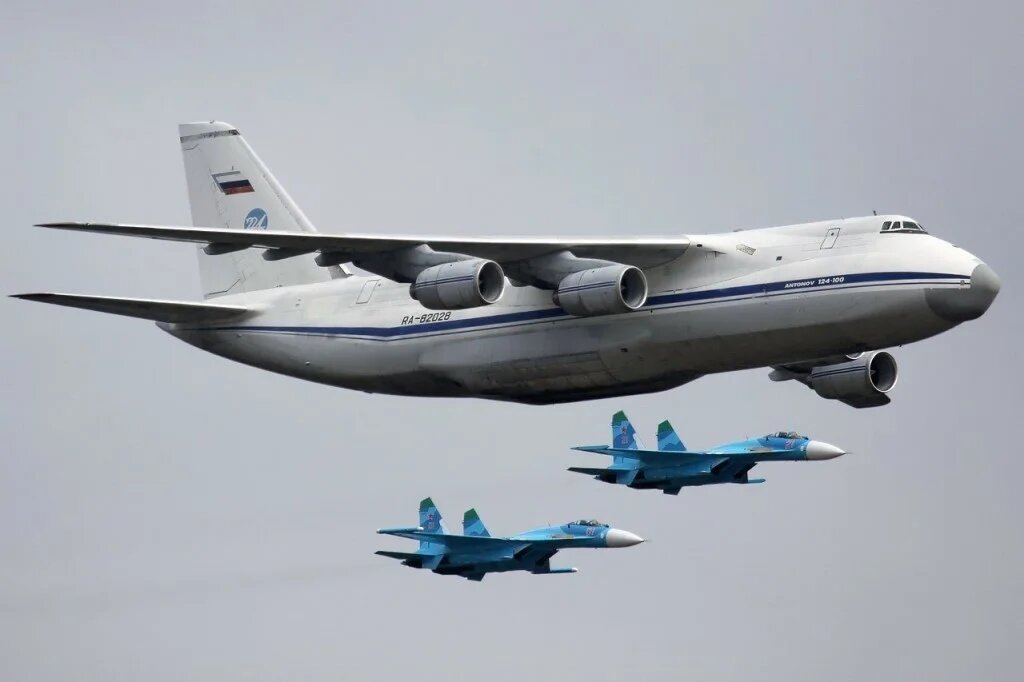 Рустан в сопровождении