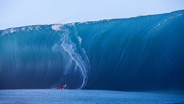 Кеала Кеннели на Чопу. Фото: surfingmagazine.com