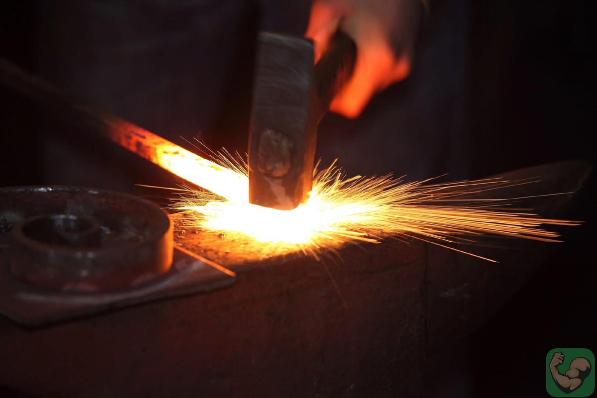 Ковка железа. Картинка для примера.