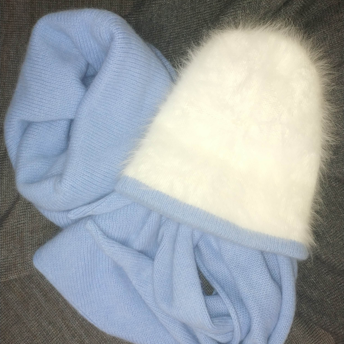 Второй слой шапки связан из Filati Biagioli Malo s.p.a. ANGORA 80