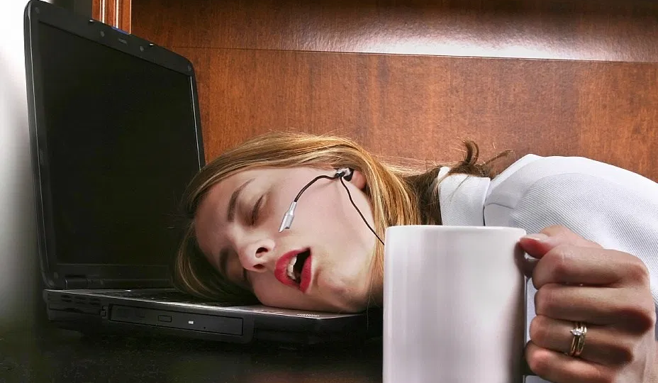 Самые хитрые успевают съесть йогурт за секунду, отключив микрофон