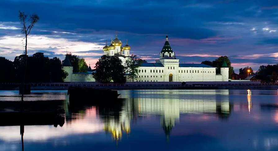 Косторома. Польские войска Ипатьевский монастырь. Кострома в 1152 году. Кострама. Кострома численность населения.