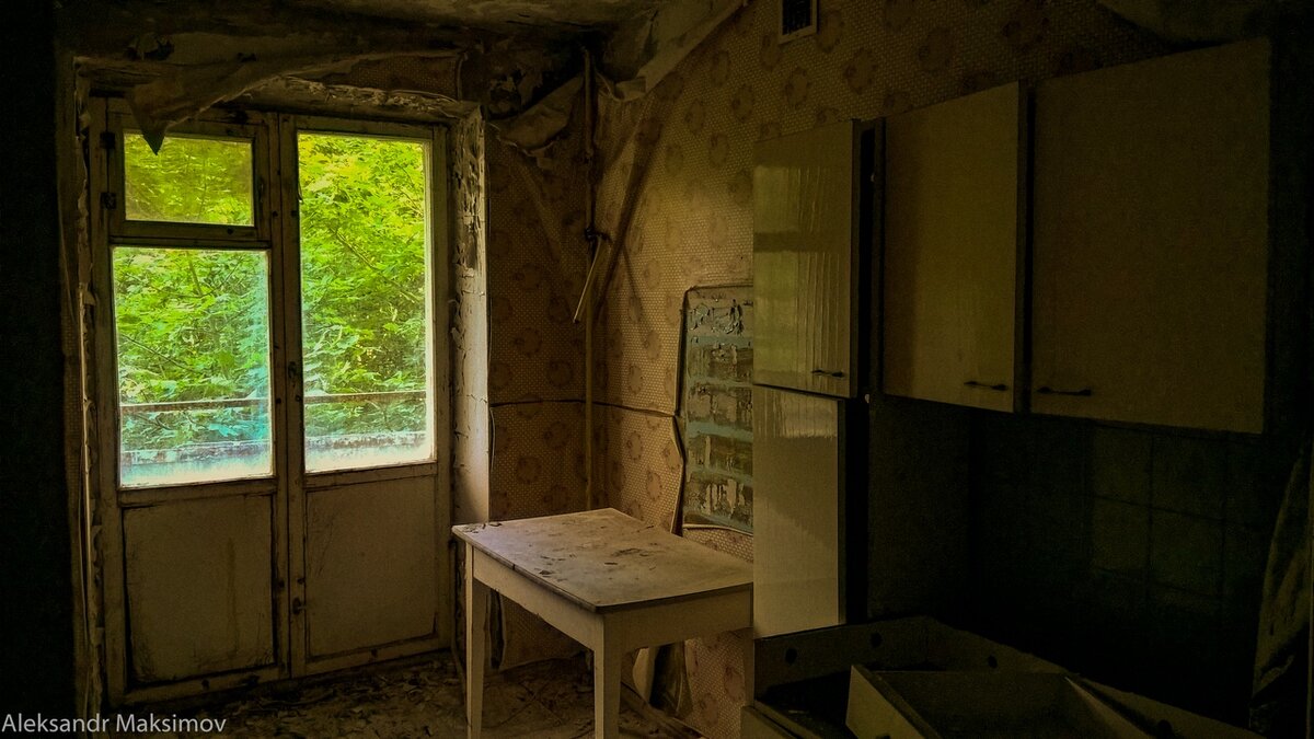 Сталкер из Москвы показал, как выглядят квартиры в Припяти. И это впечатляет. Фото