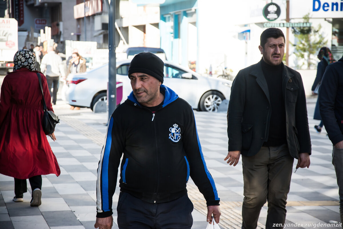 Как живут обычные люди в нетуристическом городе в Турции?