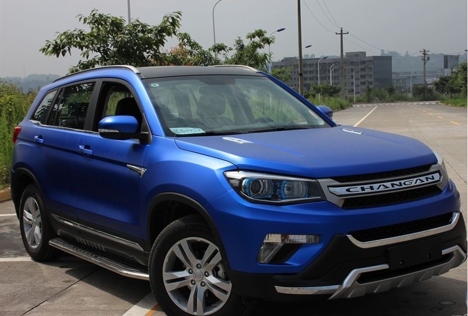 Говорите, что хотите, но я к китайским кроссоверам не могу привыкнуть.  Что это за авто? Фото с сайта avtostyl.ru