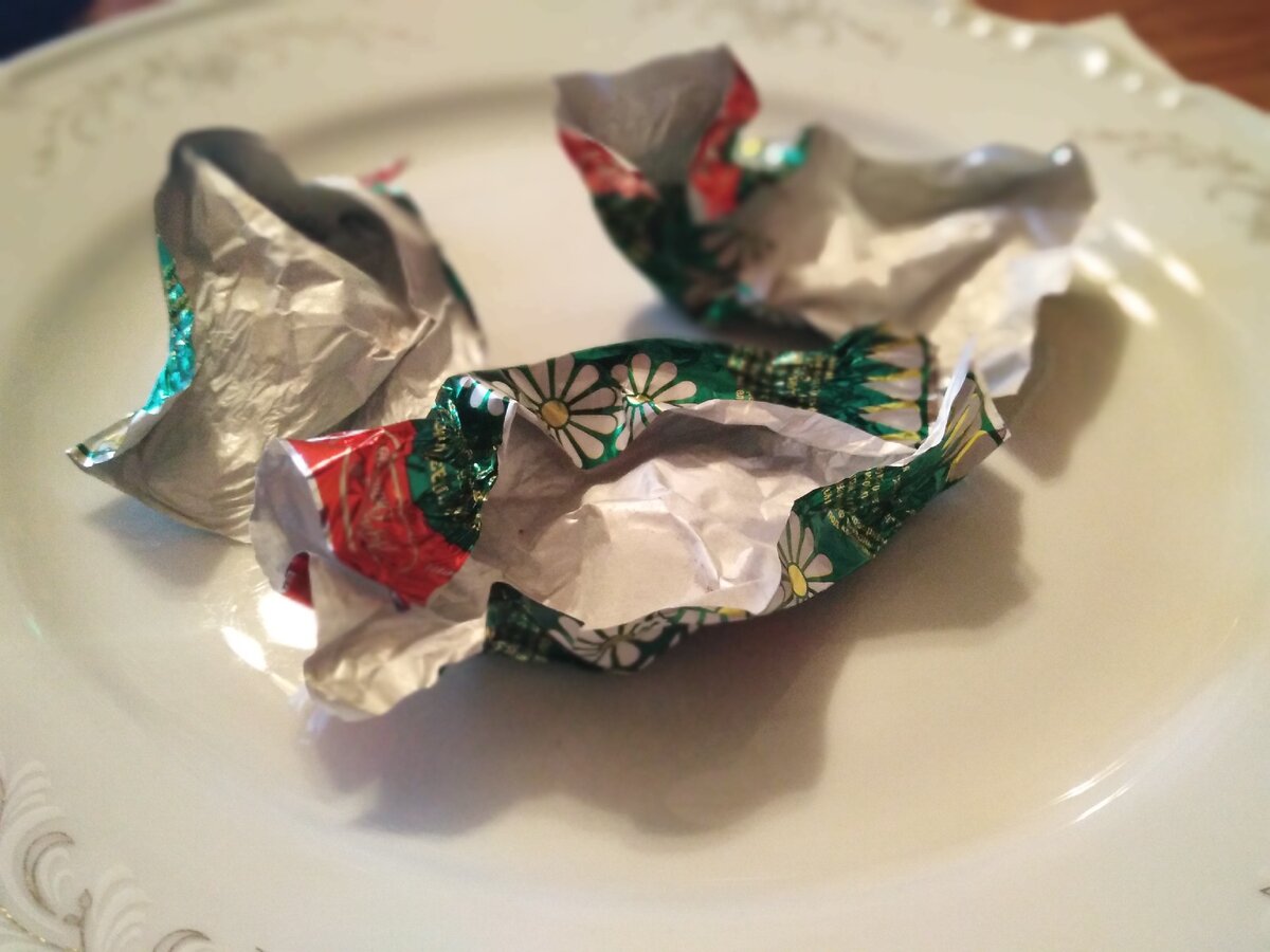 В доме, где есть дети, можно найти только фантики от конфет