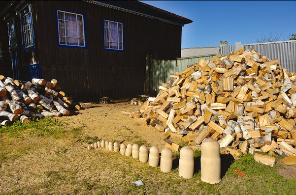 Мал мала меньше – это про многоместную матрешку. Двор токаря Виктора Безрукова. Фото: Марина Маковецкая