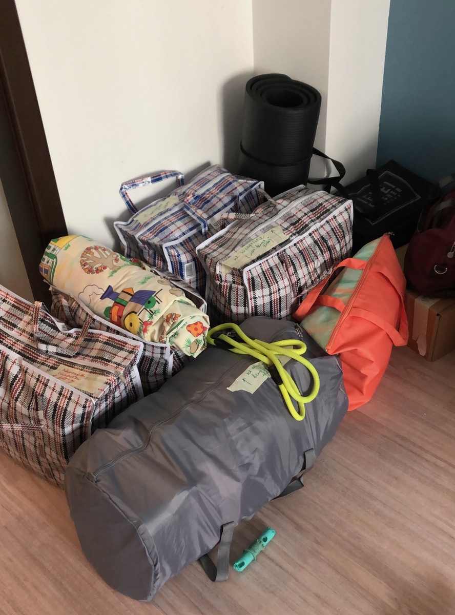 Так выглядит примерно половина того, что упихали в машину